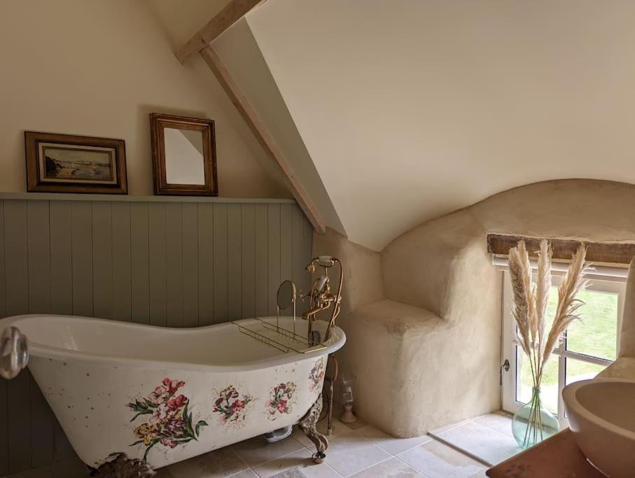 Maison Typique Bretonne Avec Toit De Chaume Camors Екстер'єр фото